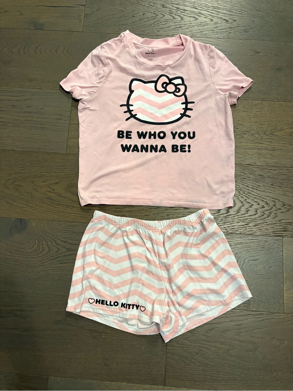 Hello kitty pink girls pj set sz 14/16 GUC